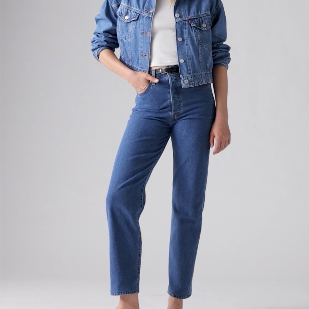 Levi's Ribcage Straight Ankle Jeans - Picture 7 of 8